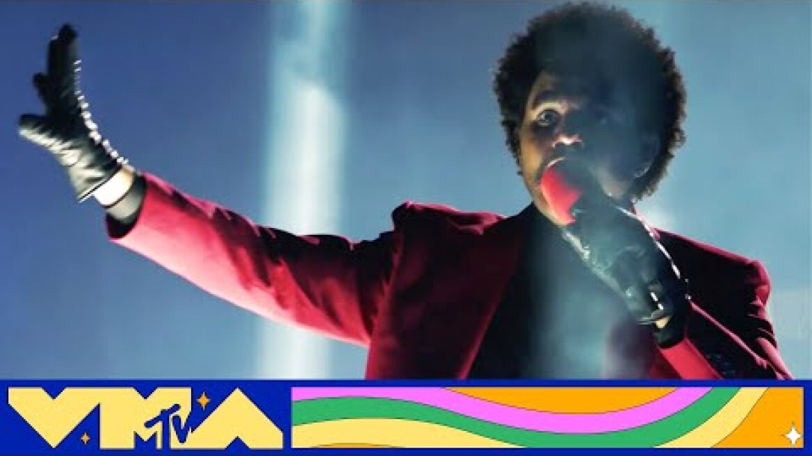 The Weeknd Performs "Blinding Lights" | 2020 MTV VMAs