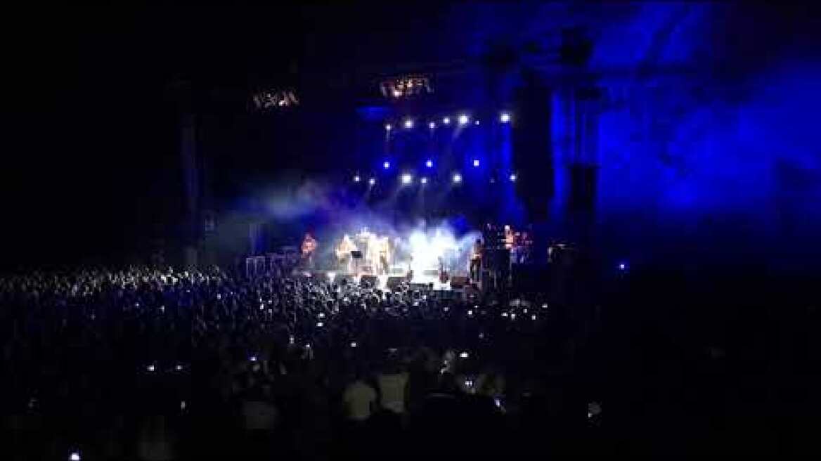 Πυξ Λαξ Παολα Θέατρο Βράχων