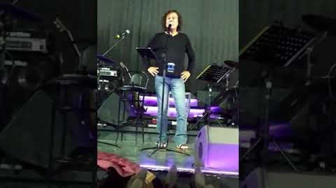 Βασίλης Παπακωνσταντίνου (Πάρε με πάρε με)