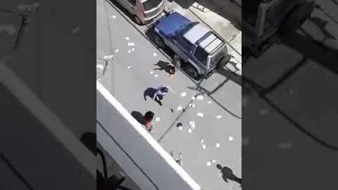 Έστησαν γλέντι με λαϊκά