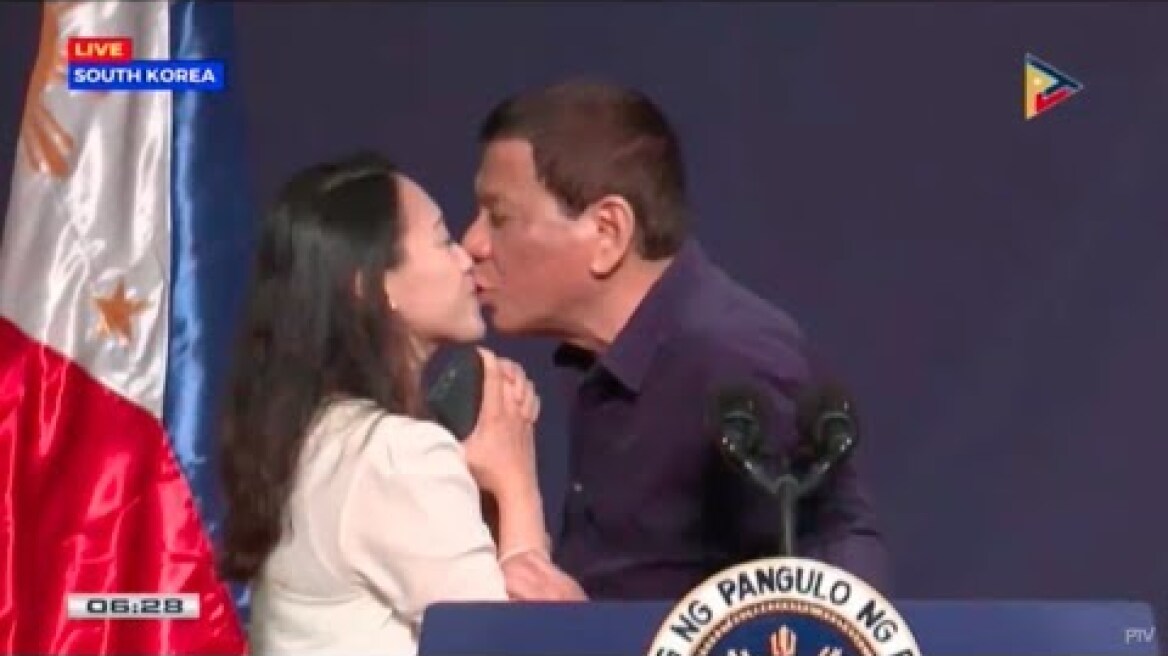 Duterte kisses OFW based in South Korea