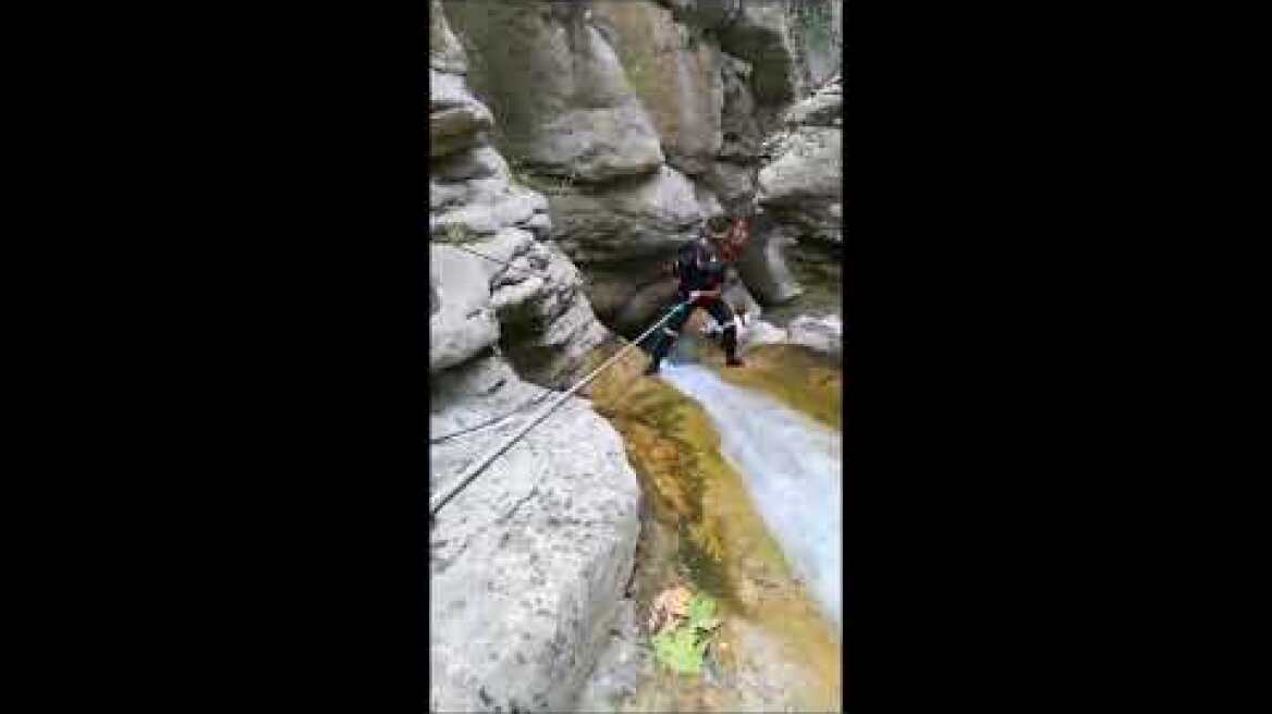 LamiaReport gr: Επιχείρηση διάσωση στο Φαράγγι Ροδοκάλου Υπάτης