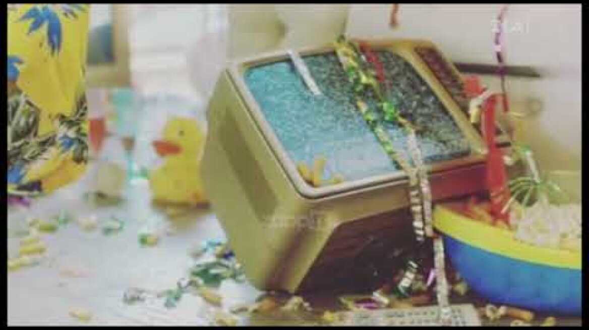 Ο Νίκος Μουτσινάς επιστρέφει και αυτό είναι το πρώτο ανατρεπτικό τρέιλερ