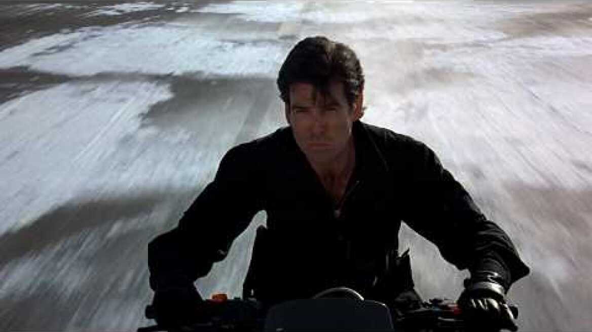 GOLDENEYE | Pre-Title Skydiving Sequence