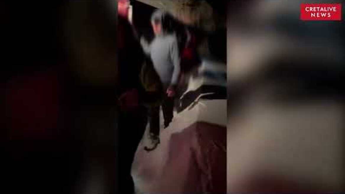 Καρέ-καρέ η διάσωση της οικογένειας που εγκλωβίστηκε στα χιόνια