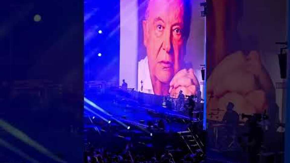 Άννα Βίσση: Aποχαιρέτησε τον Μίμη Πλέσσα στη συναυλία της στο Καλλιμάρμαρο - Αντίο μεγάλε, είπε