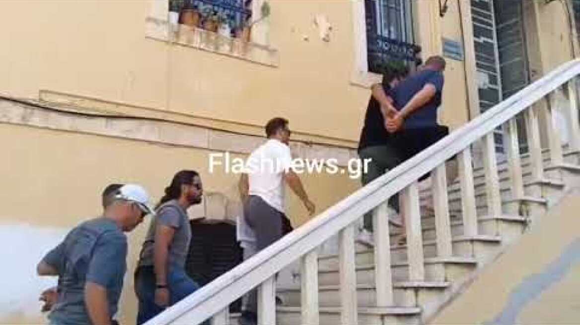 Στην Εισαγγελία Χανίων οι δύο συλληφθέντες για την αιματηρή επίθεση στο μίνι μαρκετ