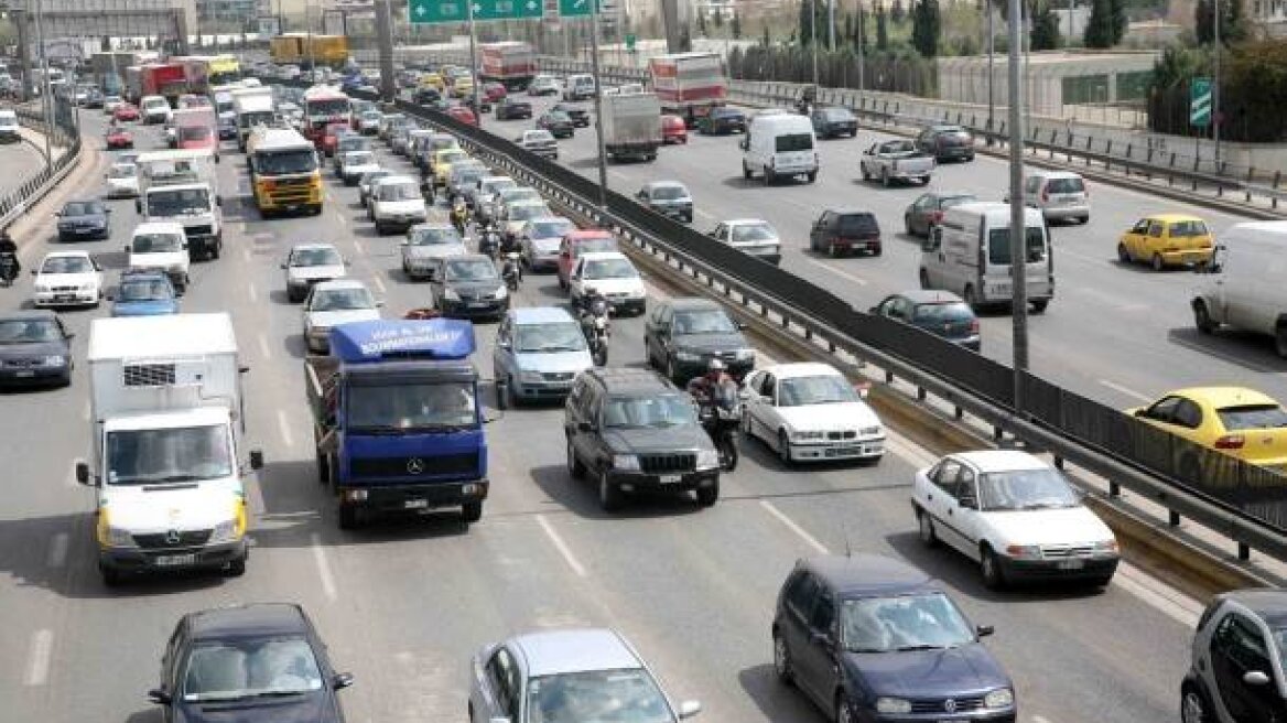 Κυκλοφοριακό κομφούζιο στους δρόμους 