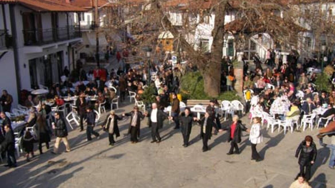 Το έθιμο των Φωταρών στο Παλαιόκαστρο Χαλκιδικής 