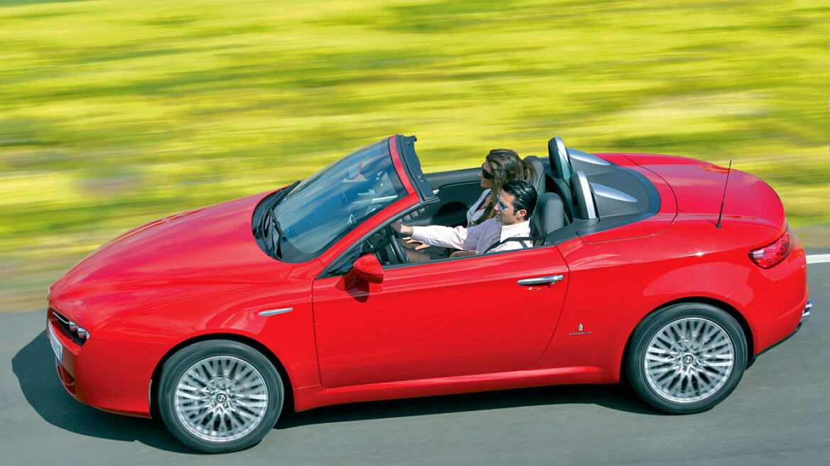 Δοκιμάζουμε την… τουρμπίσια Alfa Romeo Spider 