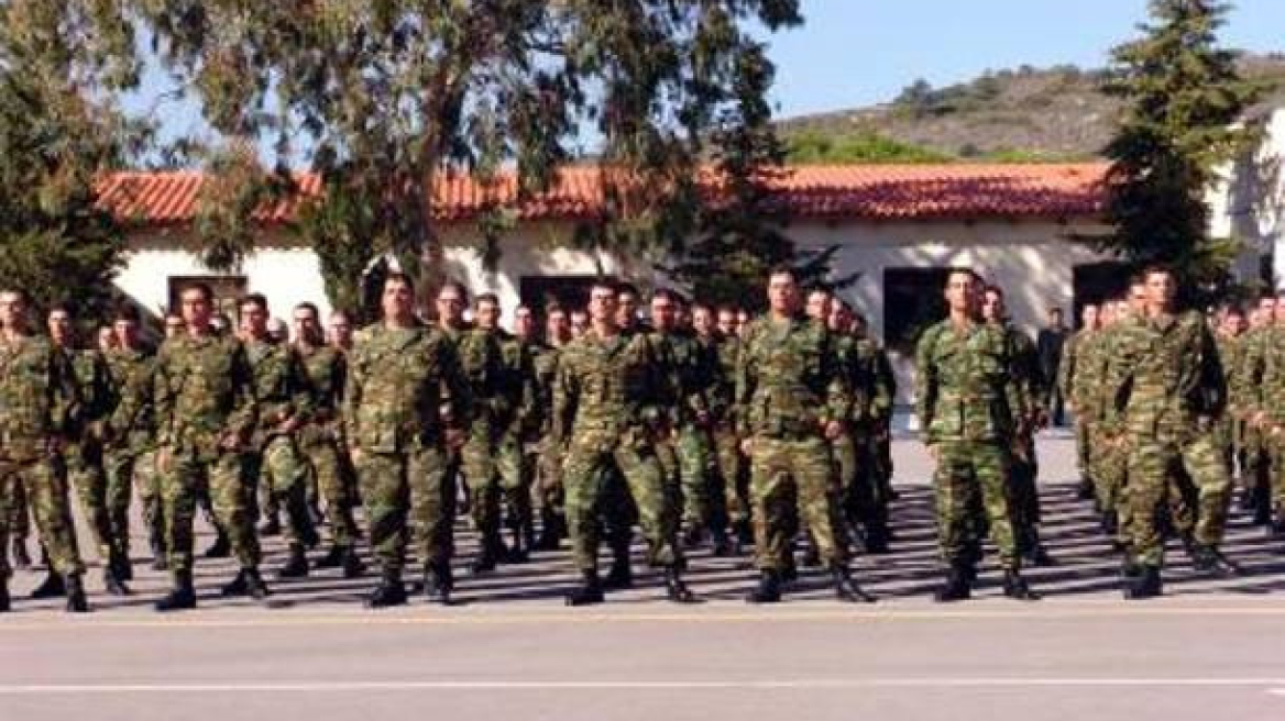 Πανικός σε στρατόπεδο από χειροβομβίδες του ’40! 