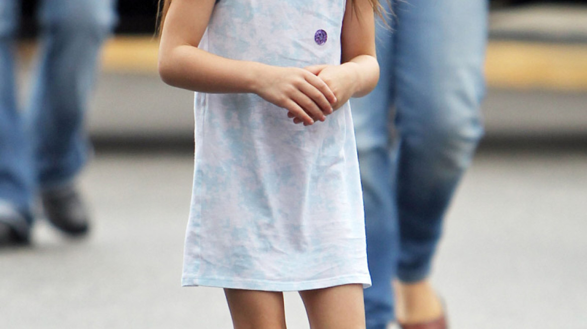 Η Suri Cruise μεγάλωσε