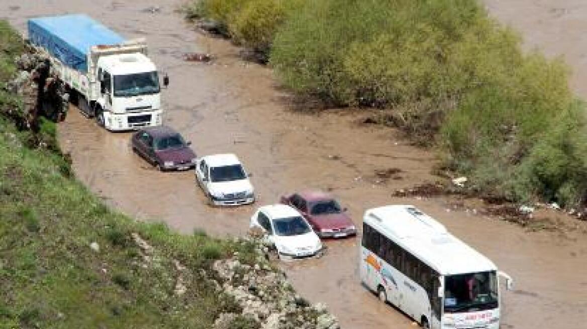 Σε έκτακτη ανάγκη πλημμυρισμένες περιοχές στην Αλβανία