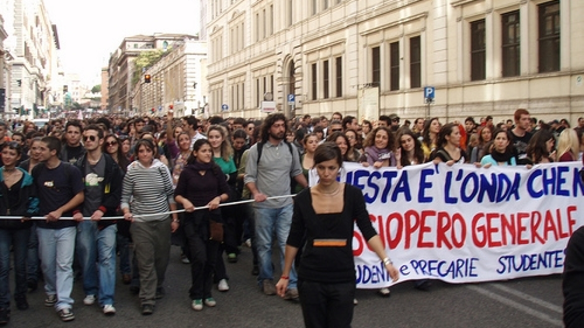 Στους δρόμους οι φοιτητές σε Βενετία και Σικελία