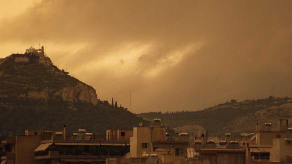 Λασποβροχή στην Αθήνα, χιόνια στη Β. Ελλάδα