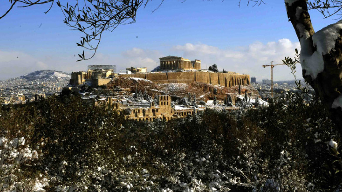 Χιόνια, θυελλώδεις βοριάδες και τσουχτερό κρύο από την Παρασκευή 