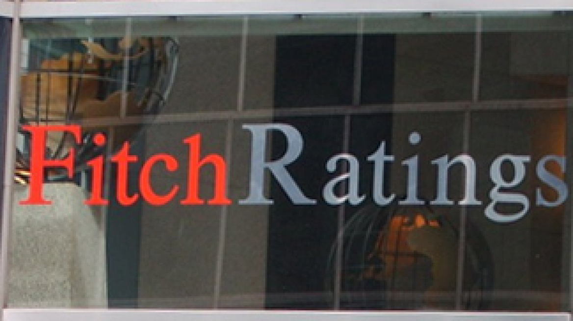 Fitch: Υποβάθμισε 4 ελληνικές τράπεζες