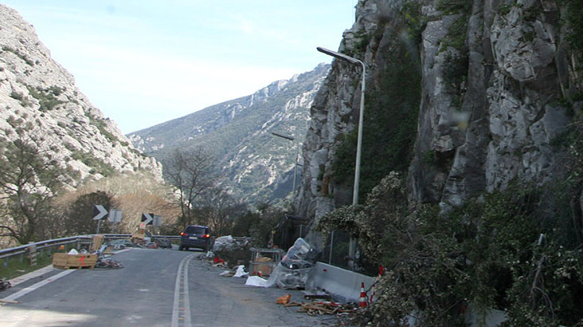 Τρία νέα επικίνδυνα σημεία στα Τέμπη