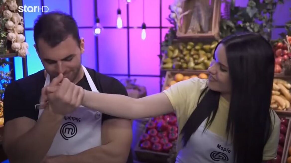 MasterChef: Ο Δημήτρης Μπέλλος απάντησε αν είναι σε σχέση με την Μαρία Μπέη