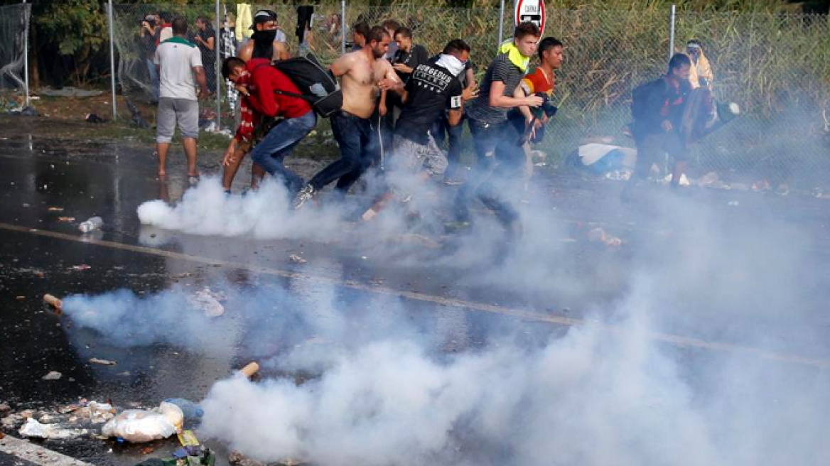 Ουγγαρία: «Γνωστό τρομοκράτη» ανάμεσα σε μετανάστες βρήκαν και συνέλαβαν οι αρχές