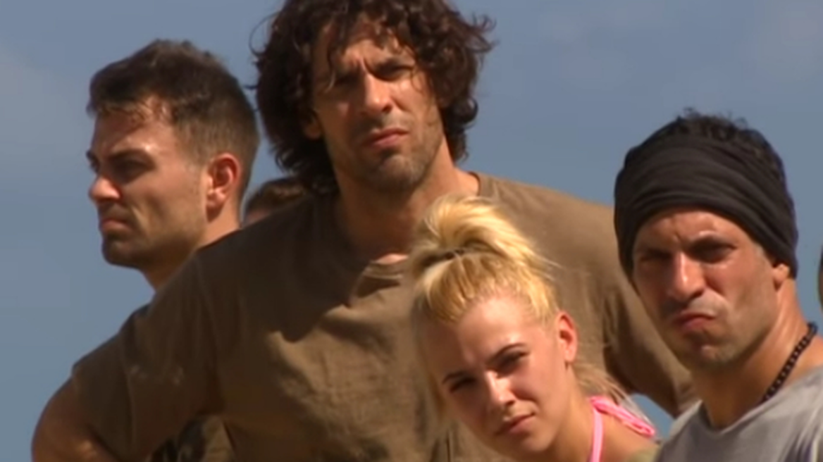 Παίκτης του «Survivor» στον Σπαλιάρα: «Πόσες γυναίκες είχες ρε;»