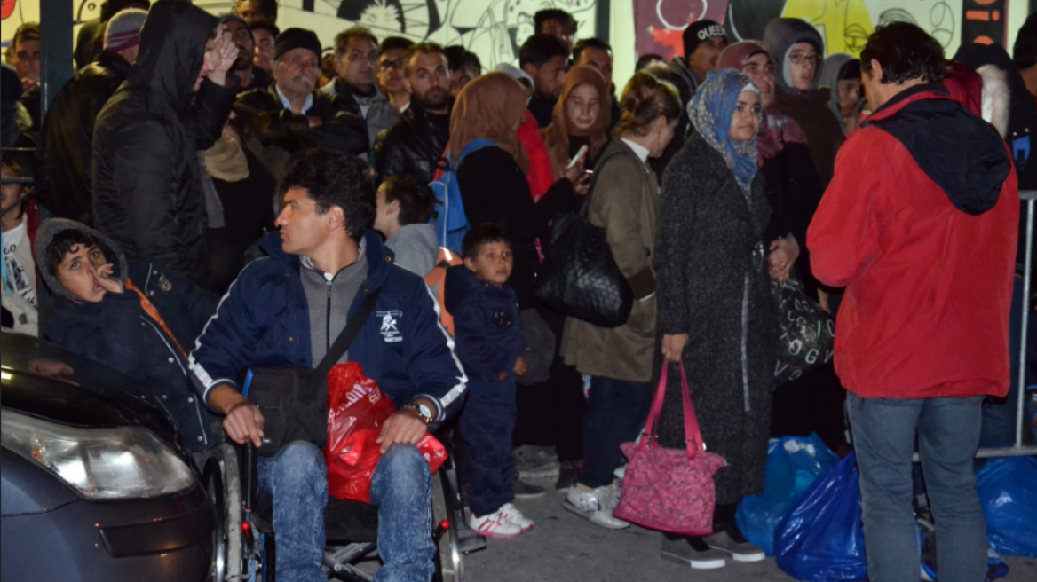 Στον Πειραιά πάνω από 250 μετανάστες από τη Μυτιλήνη