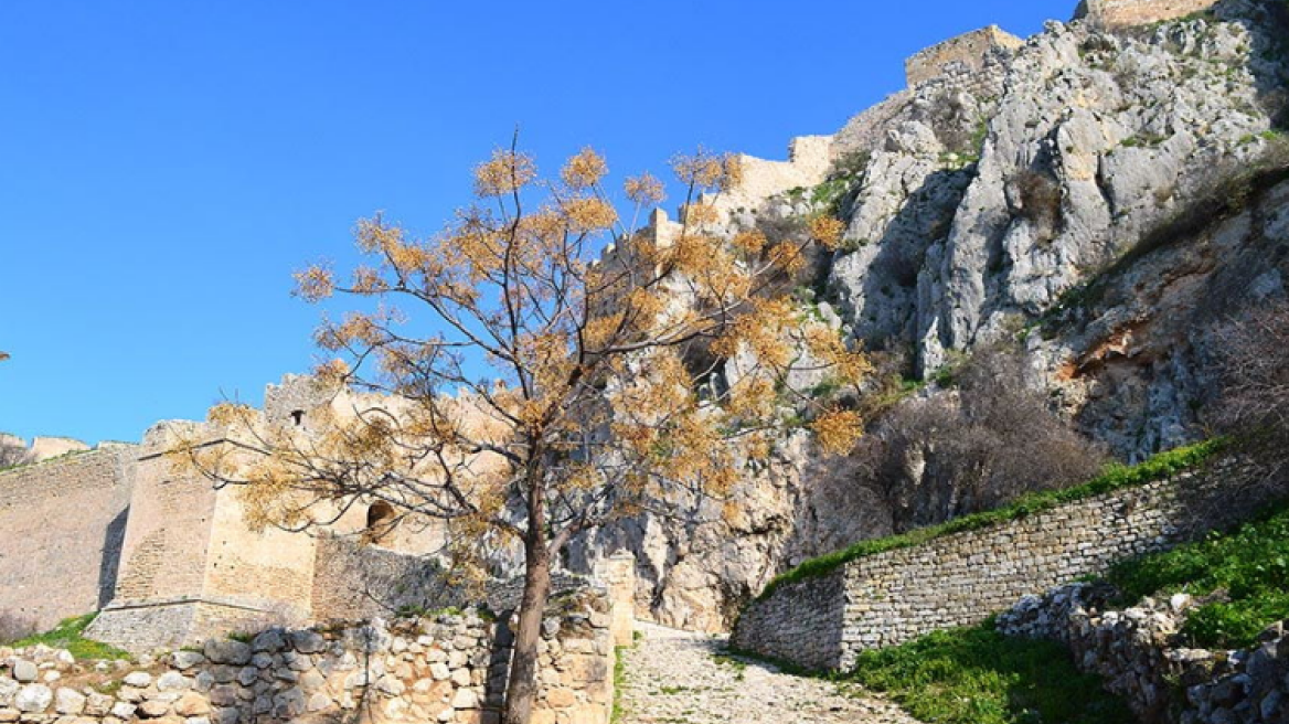 Θρίλερ στην Αρχαία Κόρινθο: Βρέθηκε νεκρός κάτω από το κάστρο