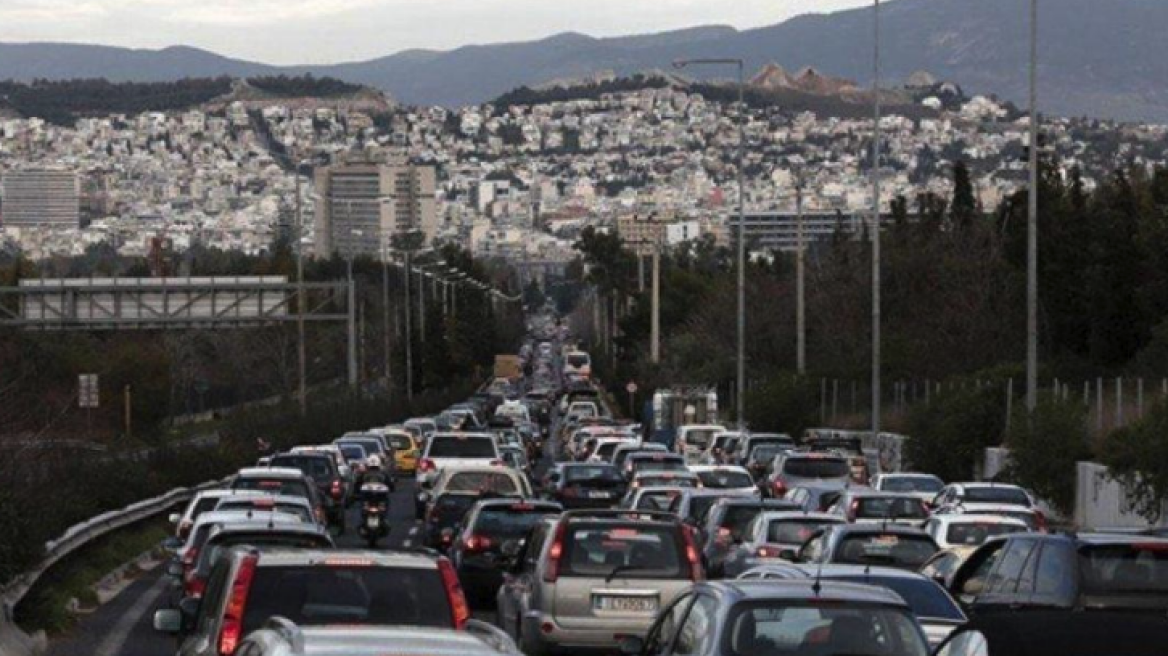  Κίνηση με δυσκολία στους δρόμους της Αθήνας: Προβλήματα σε Β.Σοφίας, Αλεξάνδρας, Μεσογείων