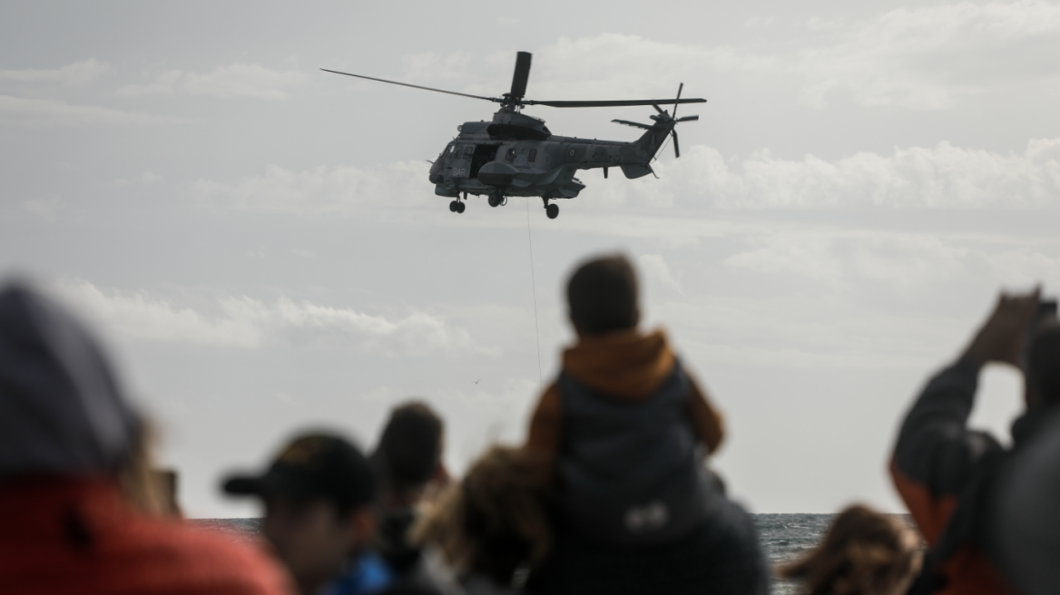 Βίντεο - φωτογραφίες: Μαχητικά αεροσκάφη και ελικόπτερα στον ουρανό της Αθήνας