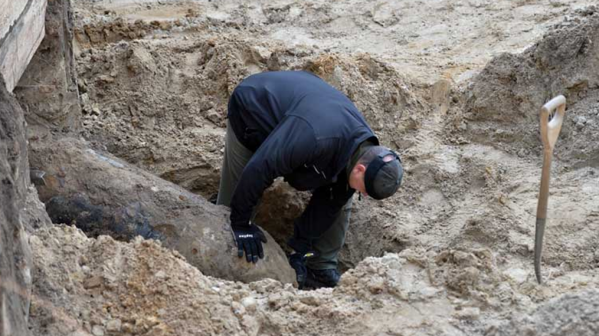  Ιταλία: Βόμβα του Β΄ Παγκοσμίου Πολέμου... ξεσπίτωσε 54.000 ανθρώπους στο Μπρίντιζι