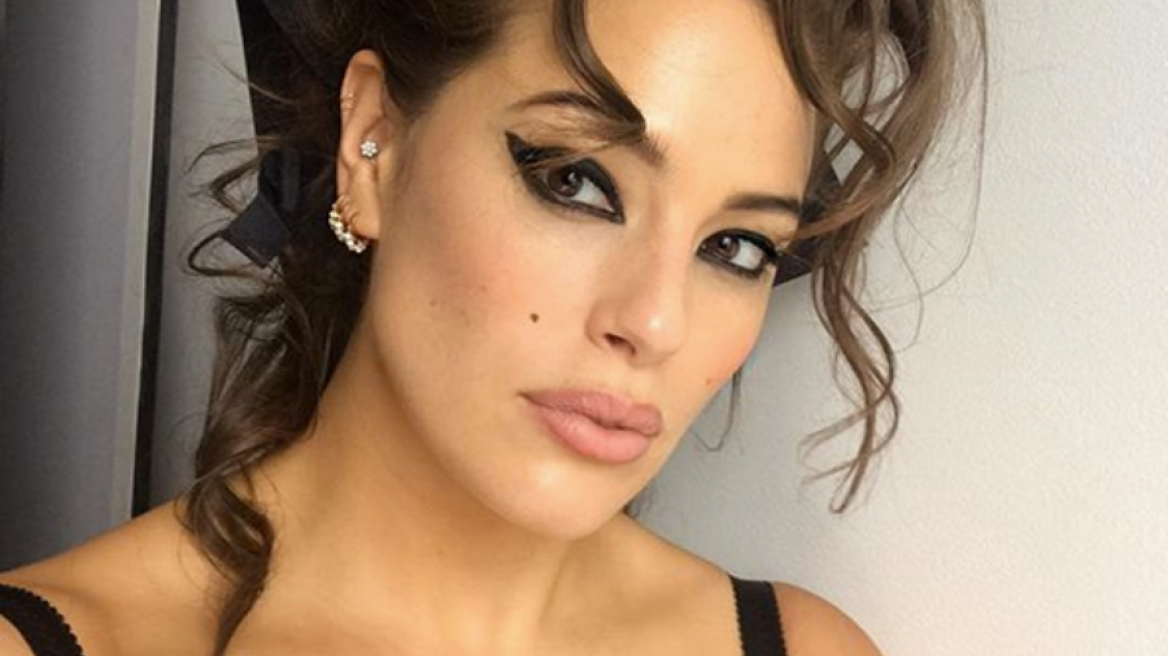 Η Ashley Graham μας δείχνει για πρώτη φορά τον νεογέννητο γιο της