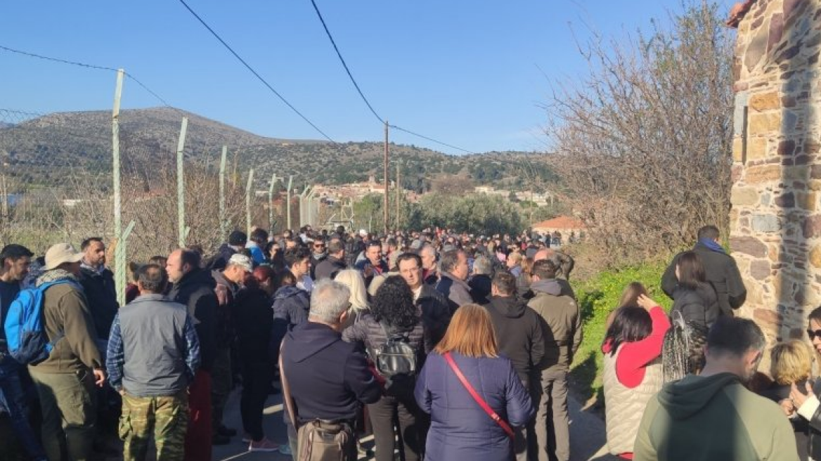 Μεταναστευτικό: Μπλόκα μέχρι την Πέμπτη αποφάσισαν οι κάτοικοι των Καμποχώρων στη Χίο