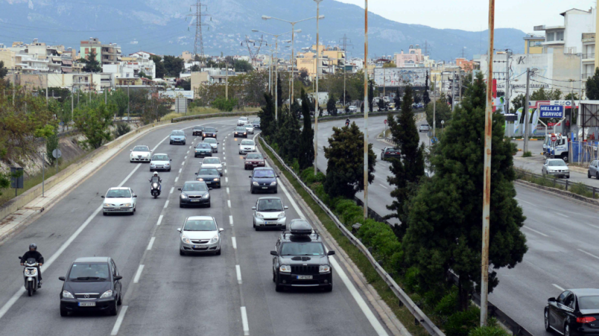 Κίνηση τώρα: Χωρίς μποτιλιάρισμα οι δρόμοι - Χαμηλές ταχύτητες στη Μεσογείων 