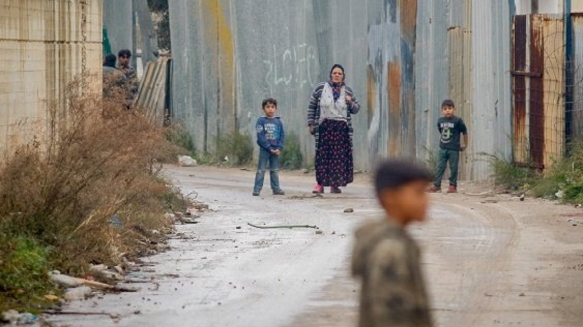 Κορωνοϊός: Συναγερμός στις εργατικές κατοικίες στο Ζεφύρι - Θετική στον ιό 25χρονη Ρομά