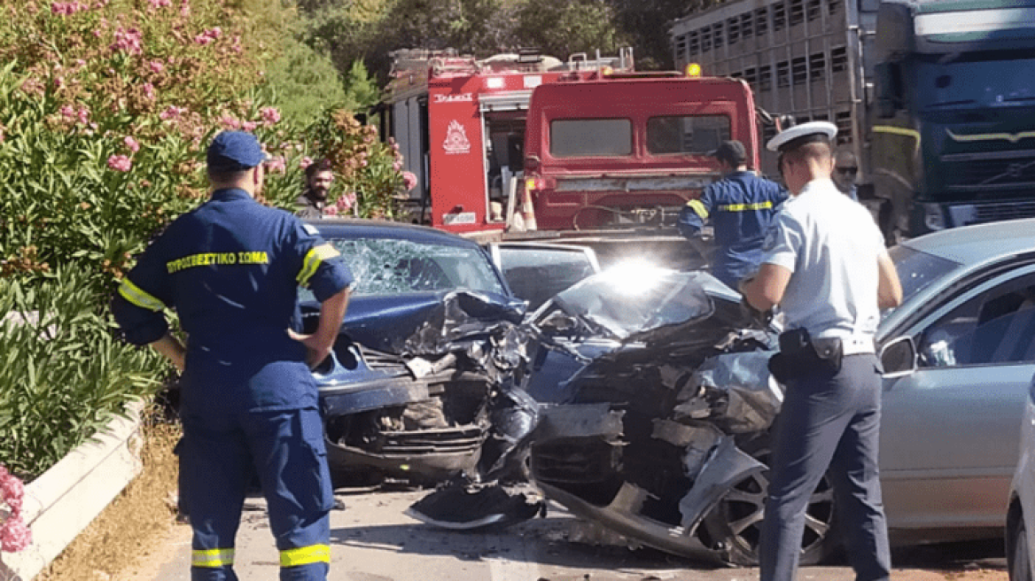 Τραγικό τροχαίο στα Χανιά: Ξεκληρίστηκε μια οικογένεια - Νεκρές μητέρα και κόρη