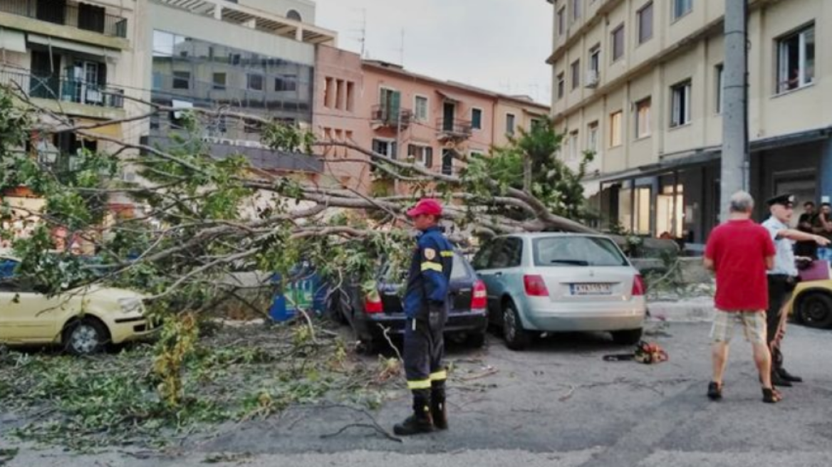 Καιρός: Καταιγίδες,χαλάζι, κεραυνοί και σήμερα - Οι περιοχές σε χάρτες