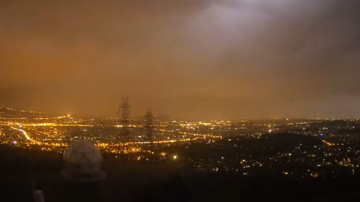 Καιρός: Η καταιγίδα στην Αθήνα σε βίντεο του meteo