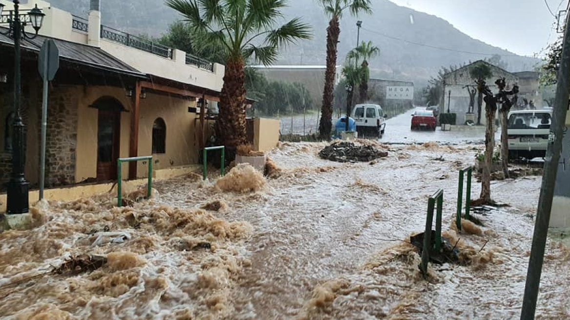 Κρήτη: Μετρούν τις πληγές τους από την κακοκαιρία  - Ζημιές εκατομμυρίων ευρώ 