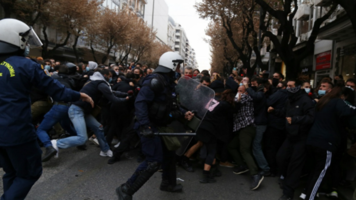 Θεσσαλονίκη: Στον εισαγγελέα το πρωί οι έξι που συνελήφθησαν κατά την κινητοποίηση για το Πολυτεχνείο 