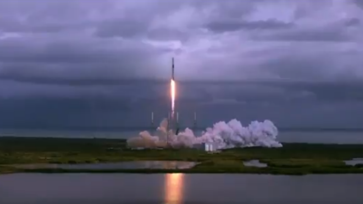 SpaceX: Νέο παγκόσμιο ρεκόρ ταυτόχρονης εκτόξευσης 143 δορυφόρων