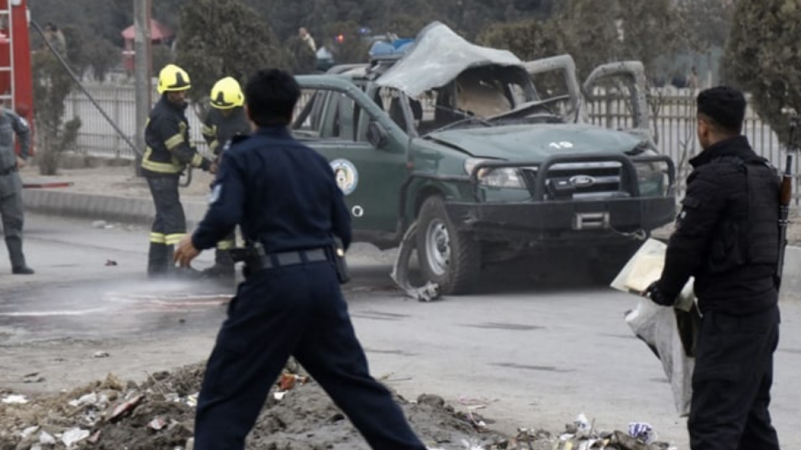 Αφγανιστάν: Ένα σπαρακτικό βίντεο που δείχνει παιδιά να κλαίνε έπειτα από έκρηξη συγκλονίζει τη χώρα