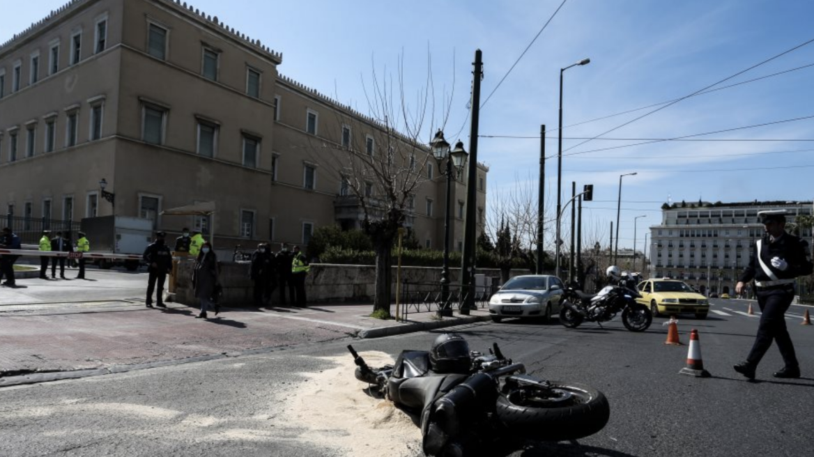 Τροχαίο στη Βουλή: Συγκλονίζει η σύζυγος του άντρα στον οποίο «χτυπά» η καρδιά του 23χρονου Ιάσονα