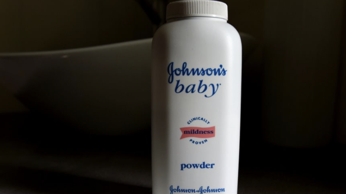 ΗΠΑ: Aποζημίωση-«μαμούθ» 2,1 δισ. από την Johnson & Johnson για ταλκ που προκαλούσε καρκίνους