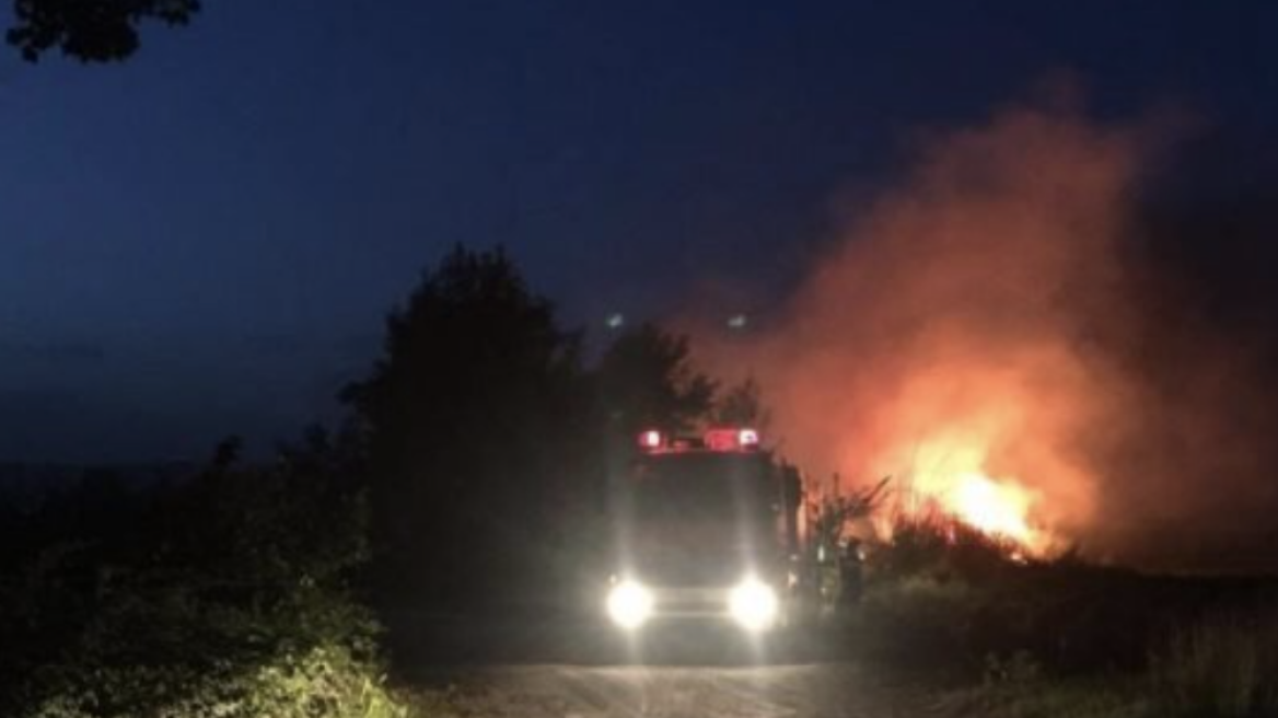 Φωτιά ξέσπασε σε υπόγειο μονοκατοικίας στον Διόνυσο   