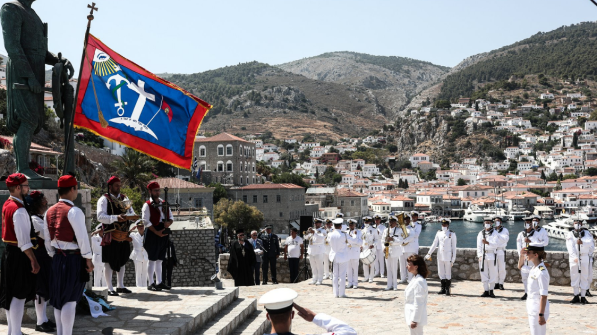 Στην Ύδρα η Πρόεδρος της Δημοκρατίας για τα «Μιαούλεια»: «Βρίσκομαι στο ξακουστό νησί των αγωνιστών της ελευθερίας»