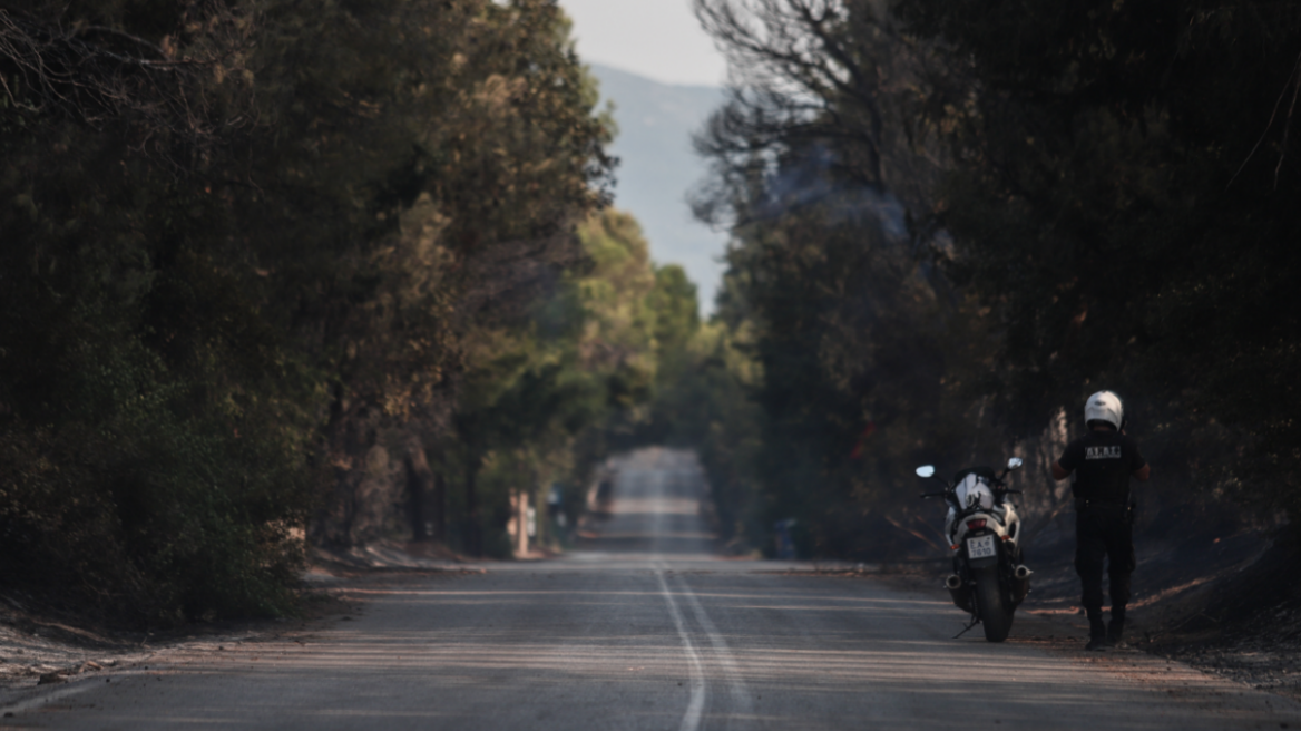 Φωτιά στη Βαρυμπόμπη: Έκτακτες κυκλοφοριακές ρυθμίσεις στην περιοχή