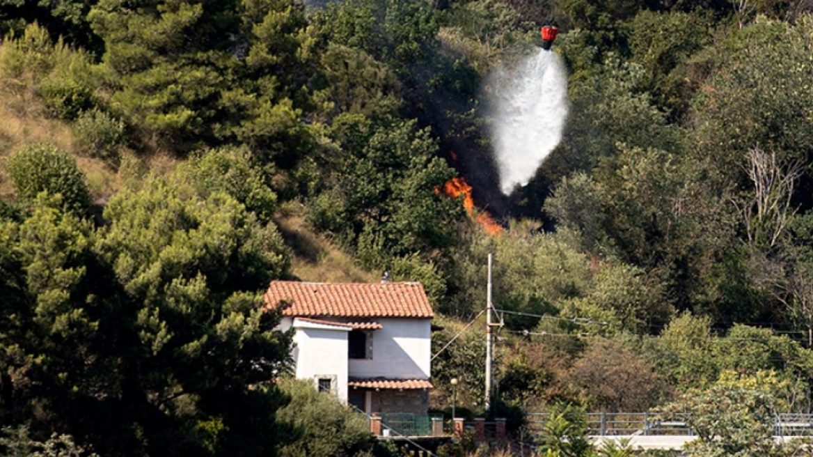 Πυρκαγιές στην Ιταλία: Η αστυνομία συνέλαβε δύο αγρότες στη Σικελία	