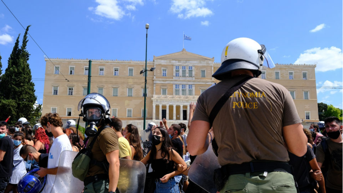 Θεοδωρικάκος: Δεν μπορεί να κλείνει η πόλη από εκατό και διακόσιους ανθρώπους