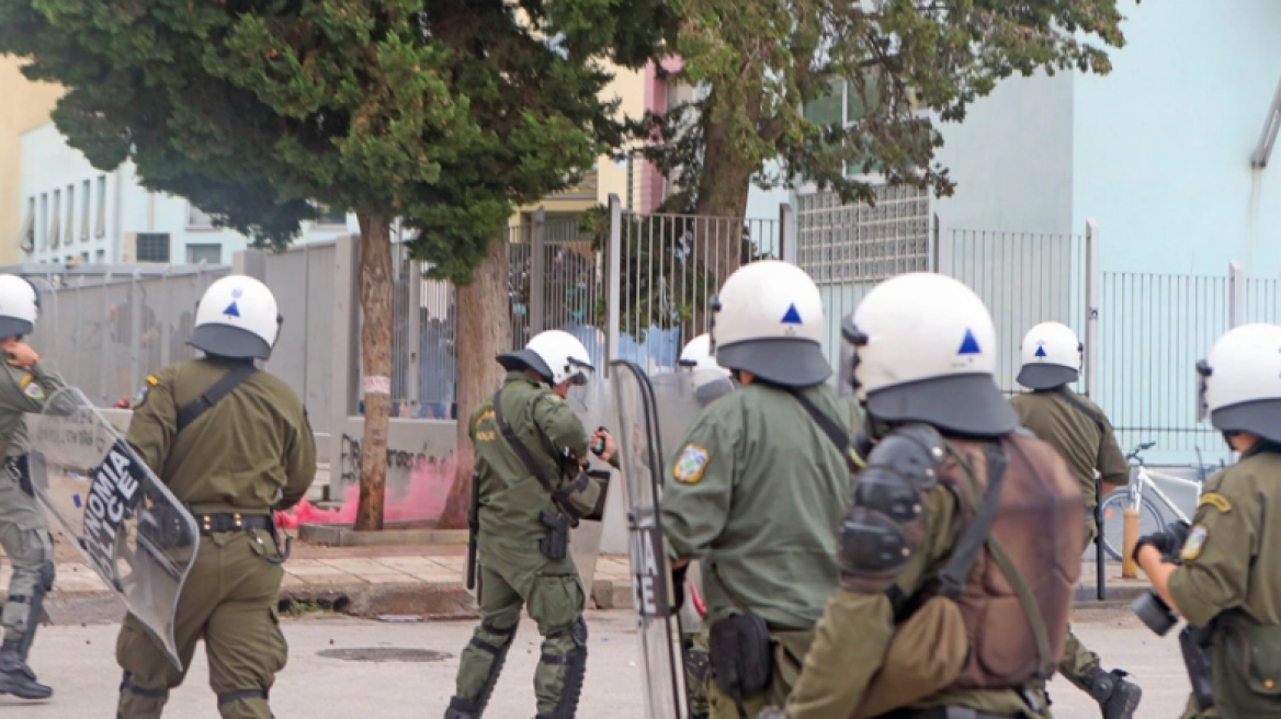 Επεισόδια στο ΕΠΑΛ Σταυρούπολης: Όπλα και μαχαίρια στα σπίτια των εμπλεκομένων - 11 συλλήψεις, ανάμεσά τους και ανήλικοι