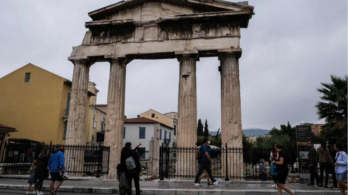 Καιρός στην Αθήνα: Τοπικές βροχές σήμερα - Πού θα φτάσει η θερμοκρασία τις επόμενες ημέρες σε χάρτες του meteo